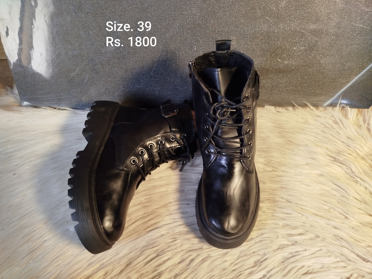 Boots 39