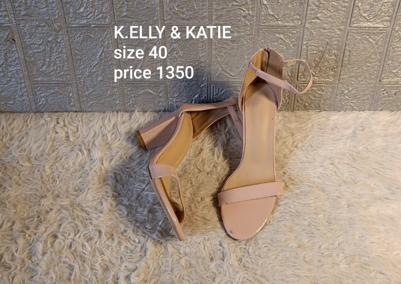 Kelly & Katie 40