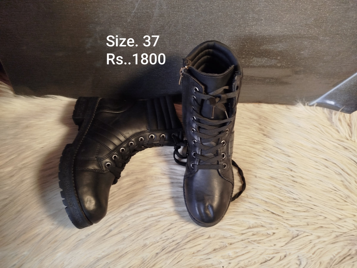 Boots 37