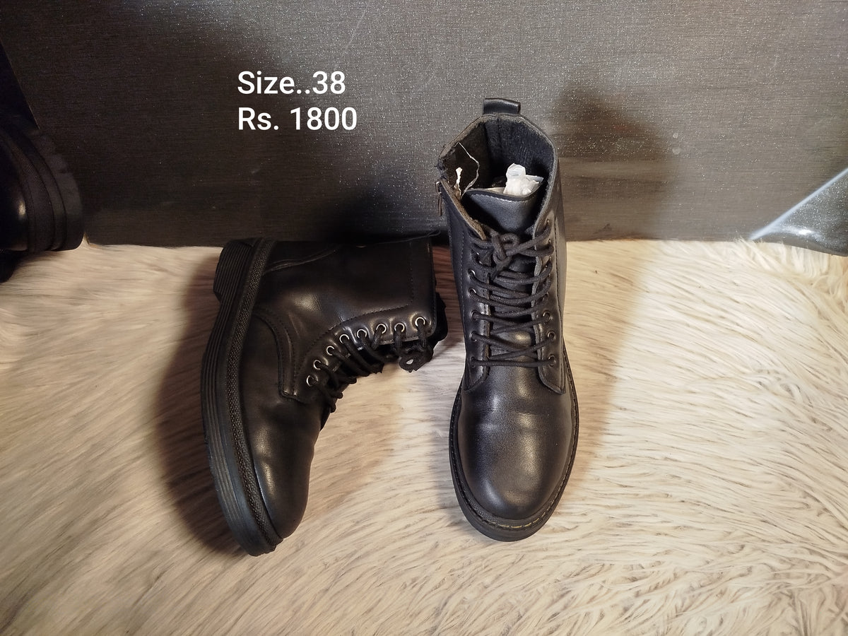 Boots 38