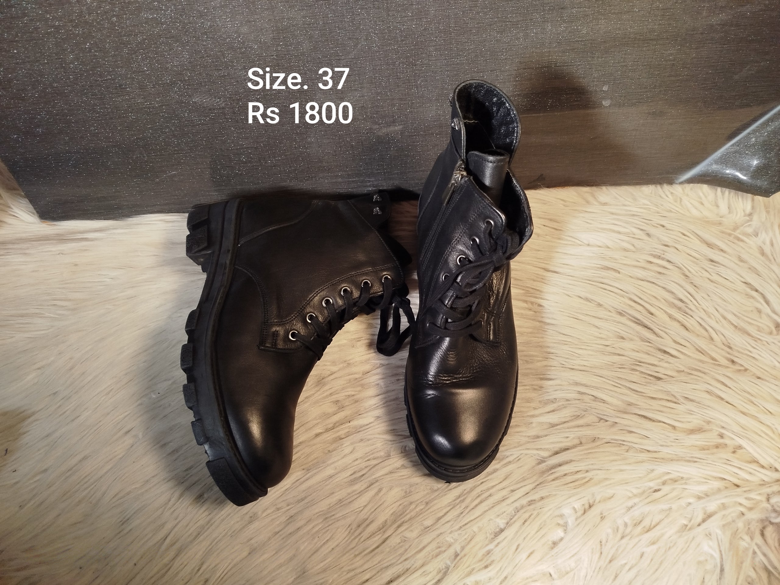 Boots 37