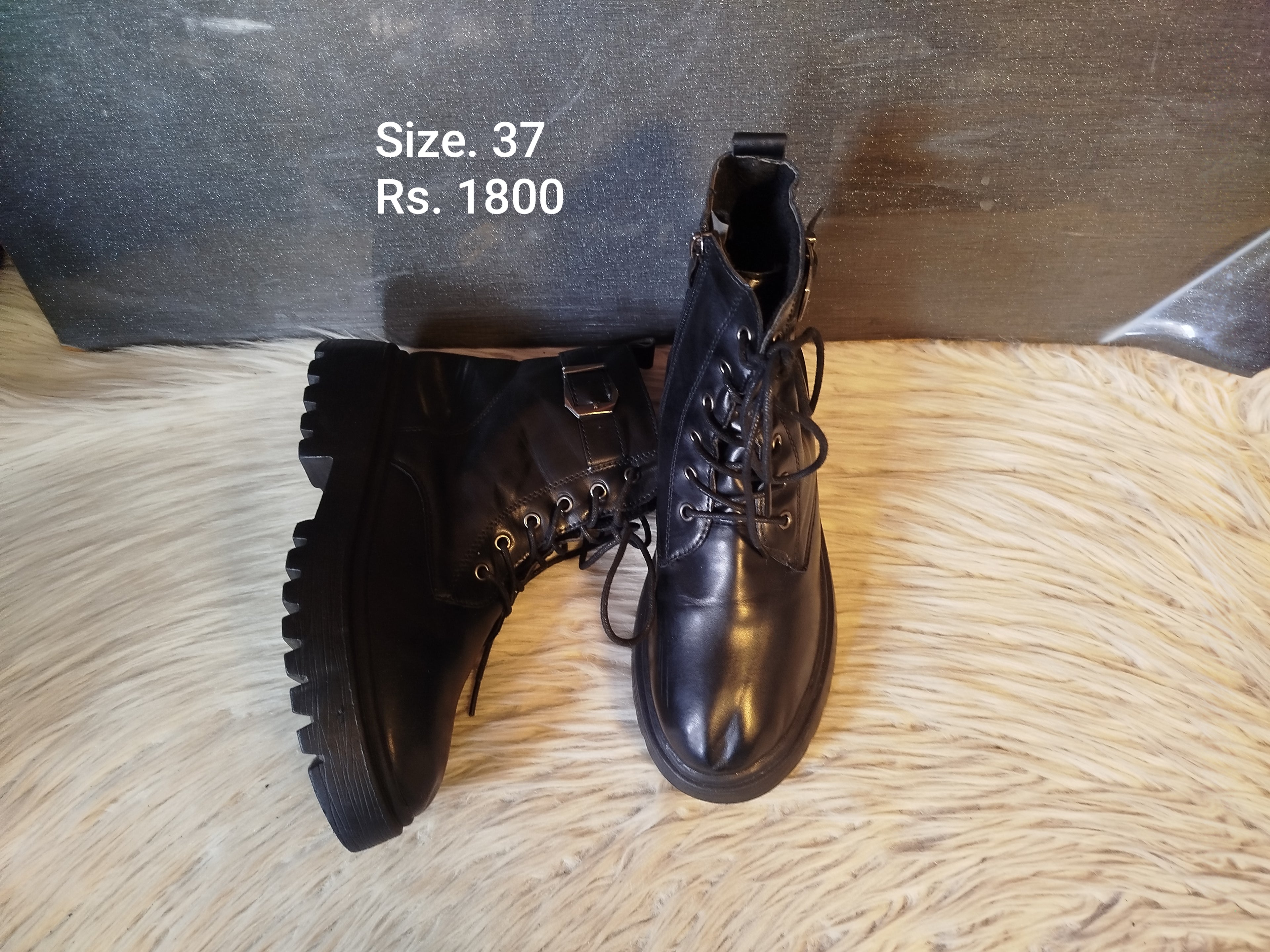 Boots 37
