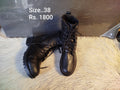 Boots 38