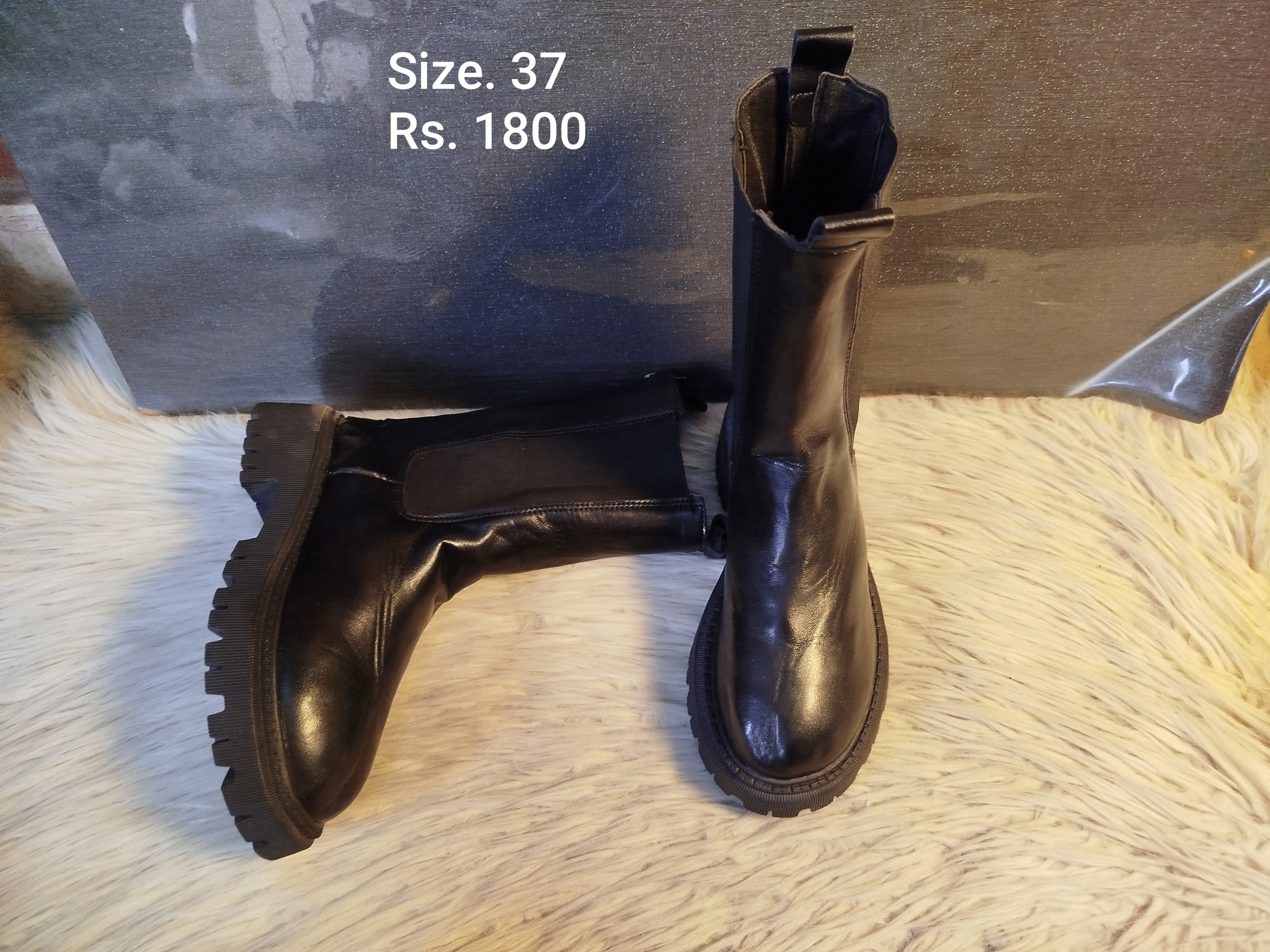 Boots 37