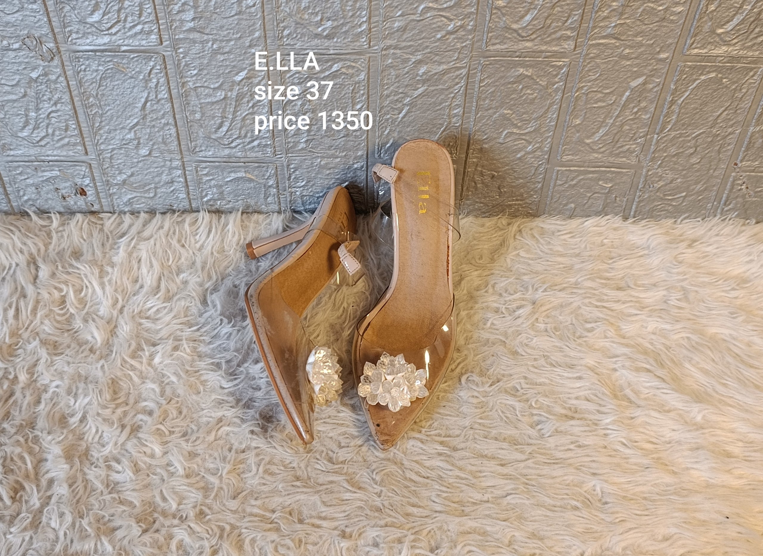 Ella 37