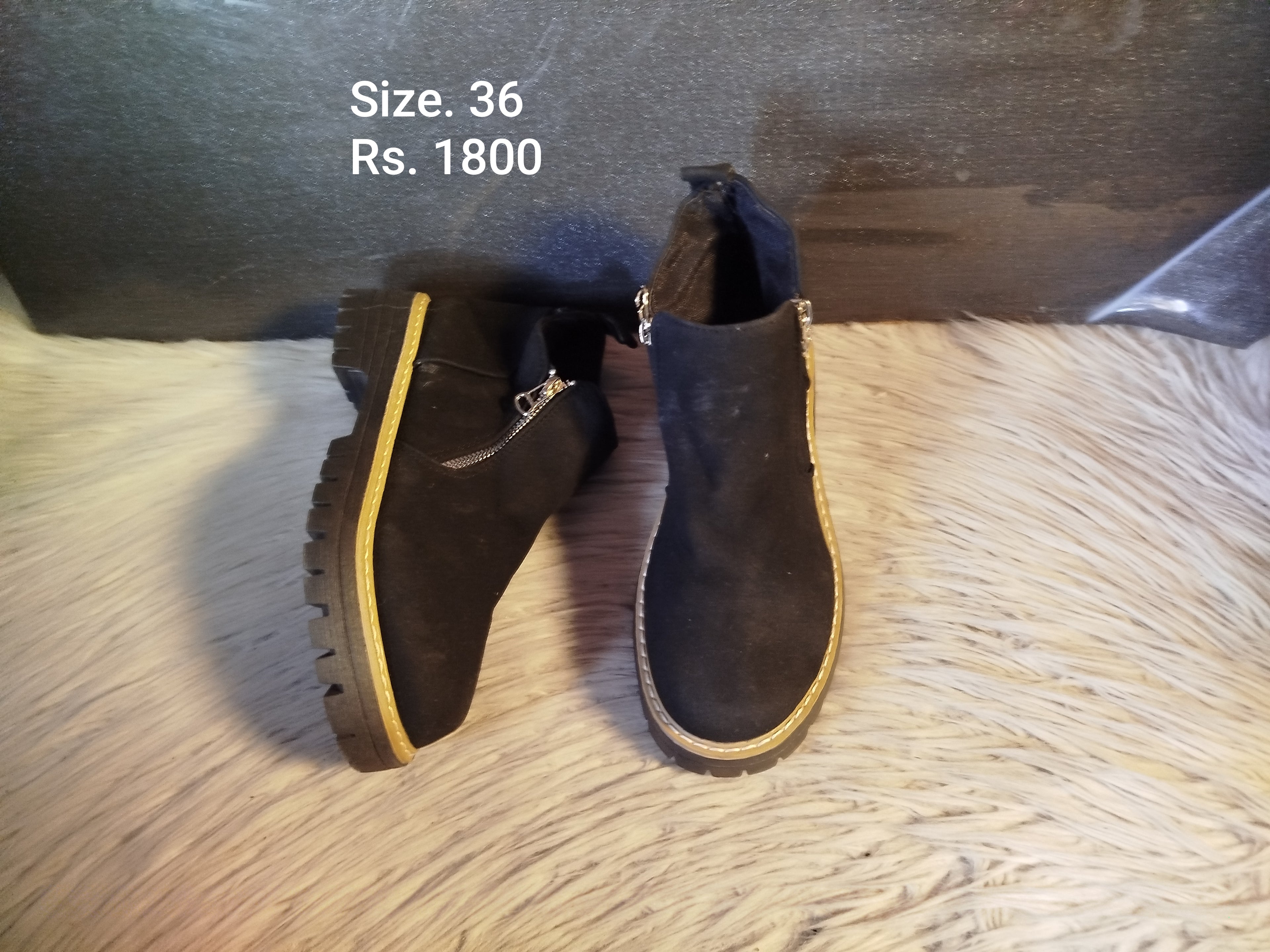 Boots 36