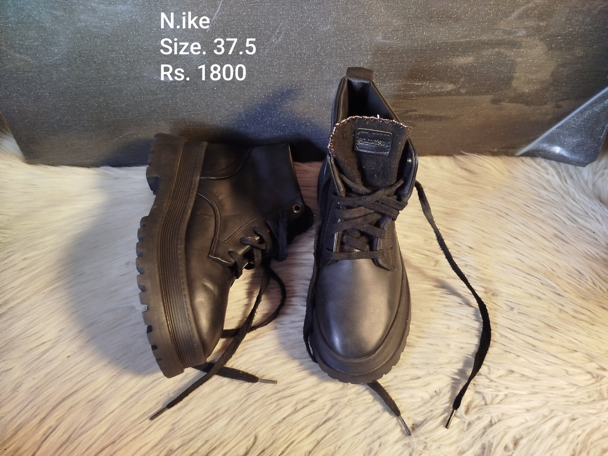 Nike 37.5