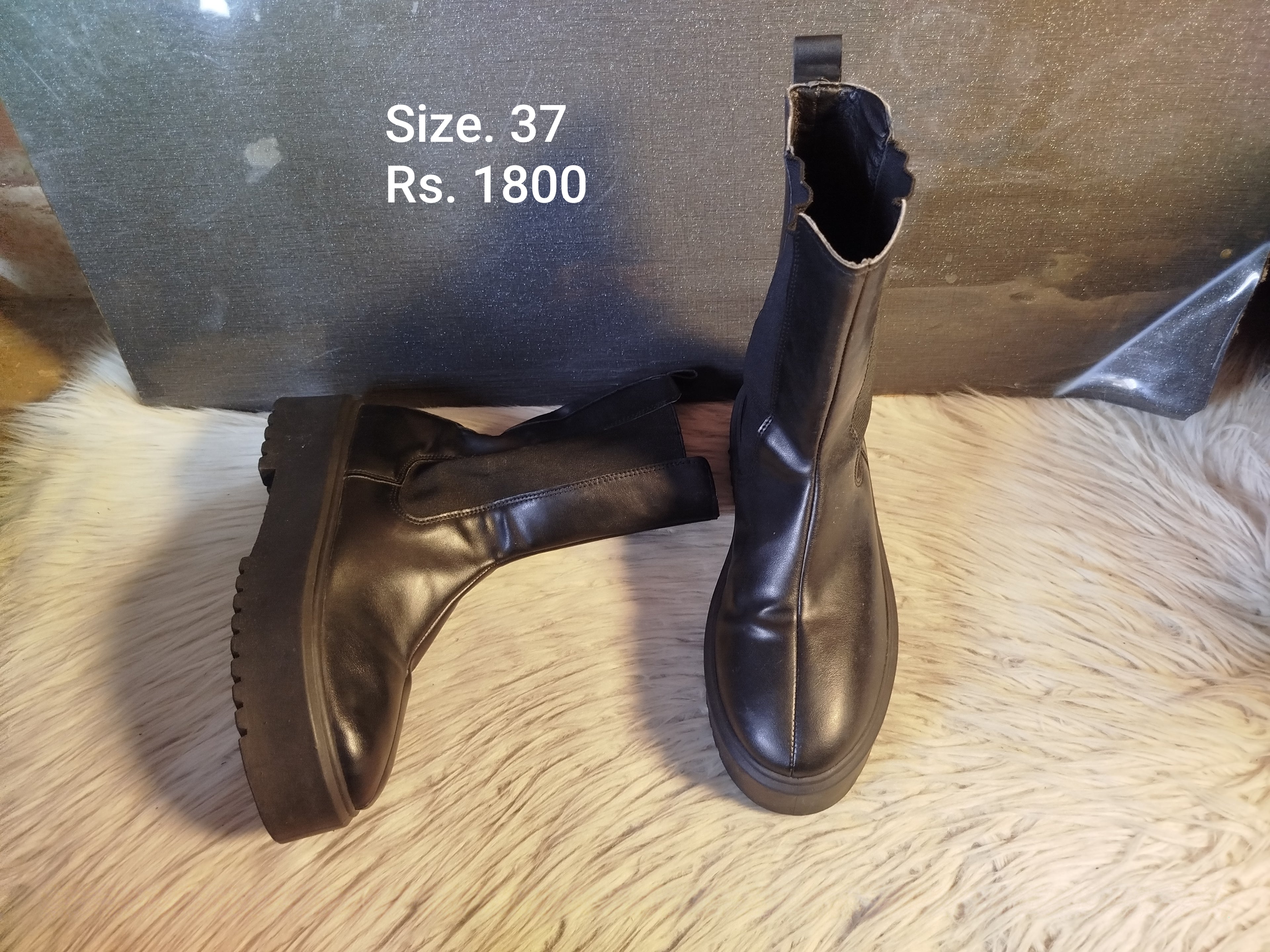 Boots 37