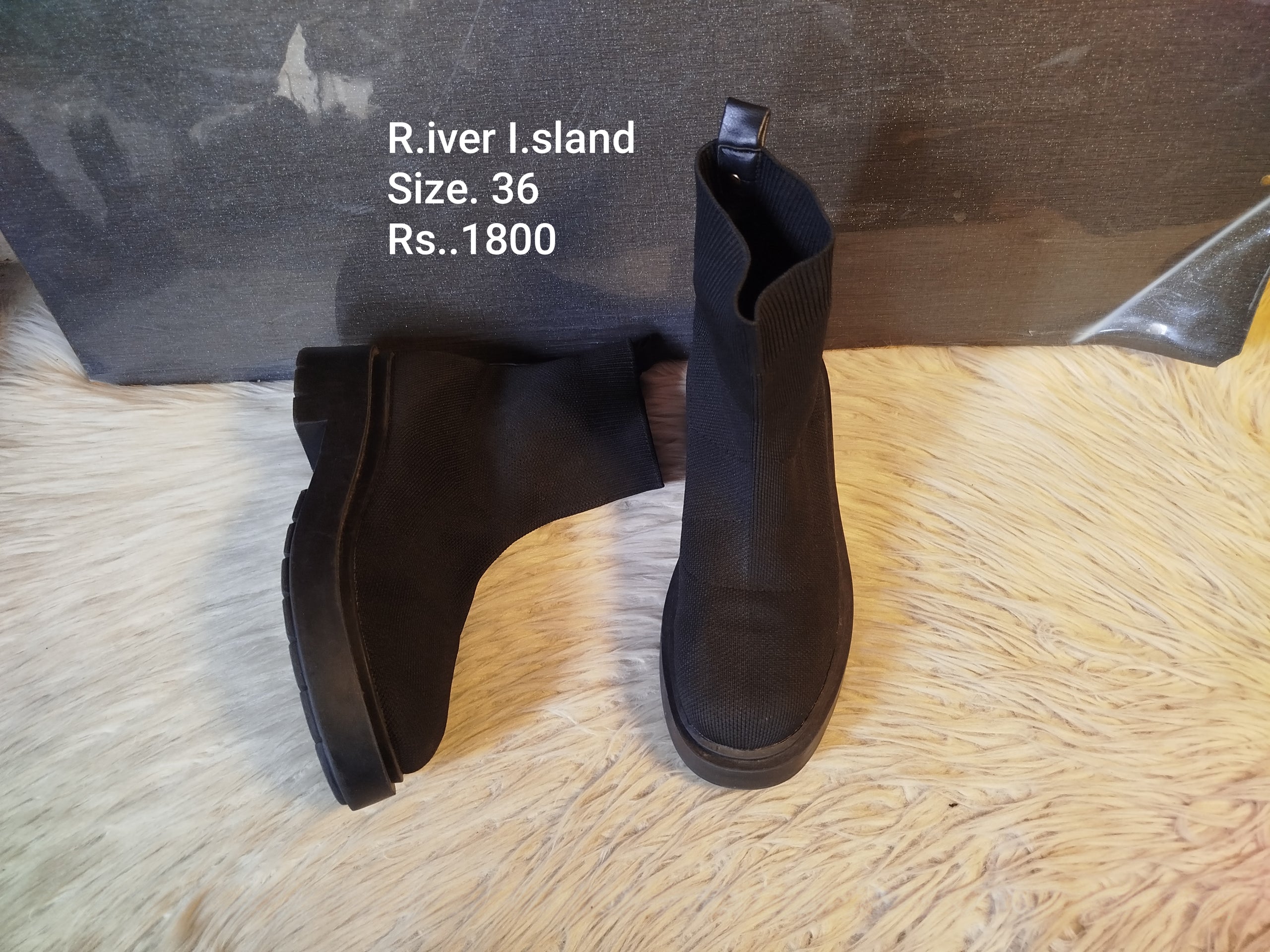 River Island 36