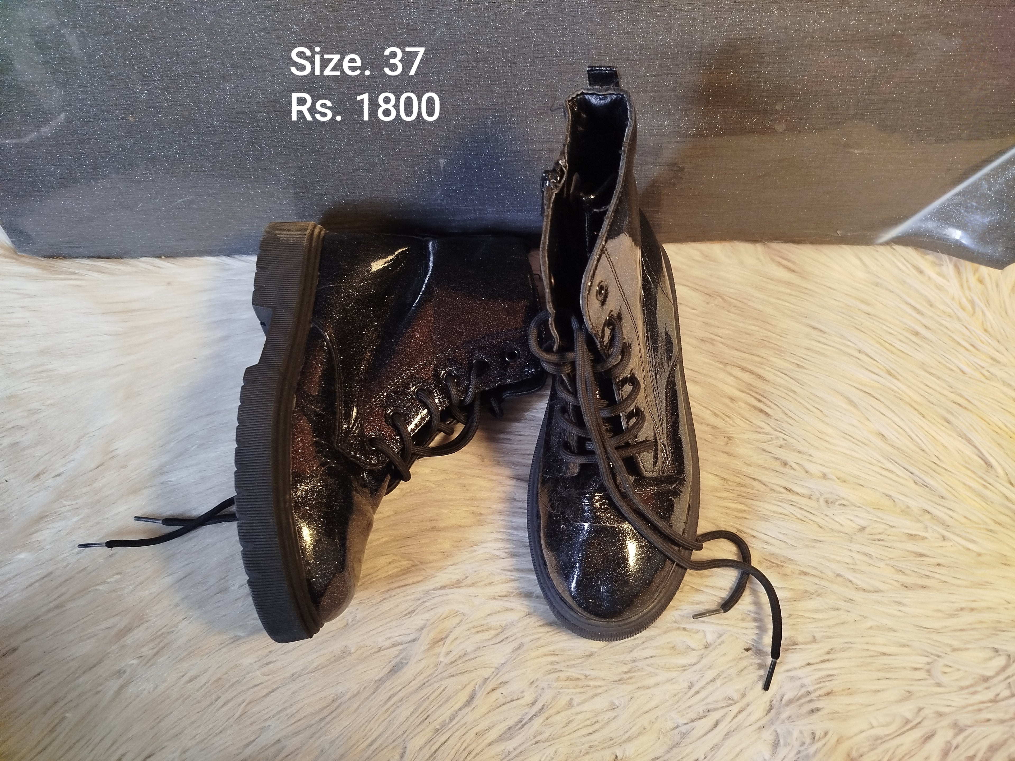 Boots 37
