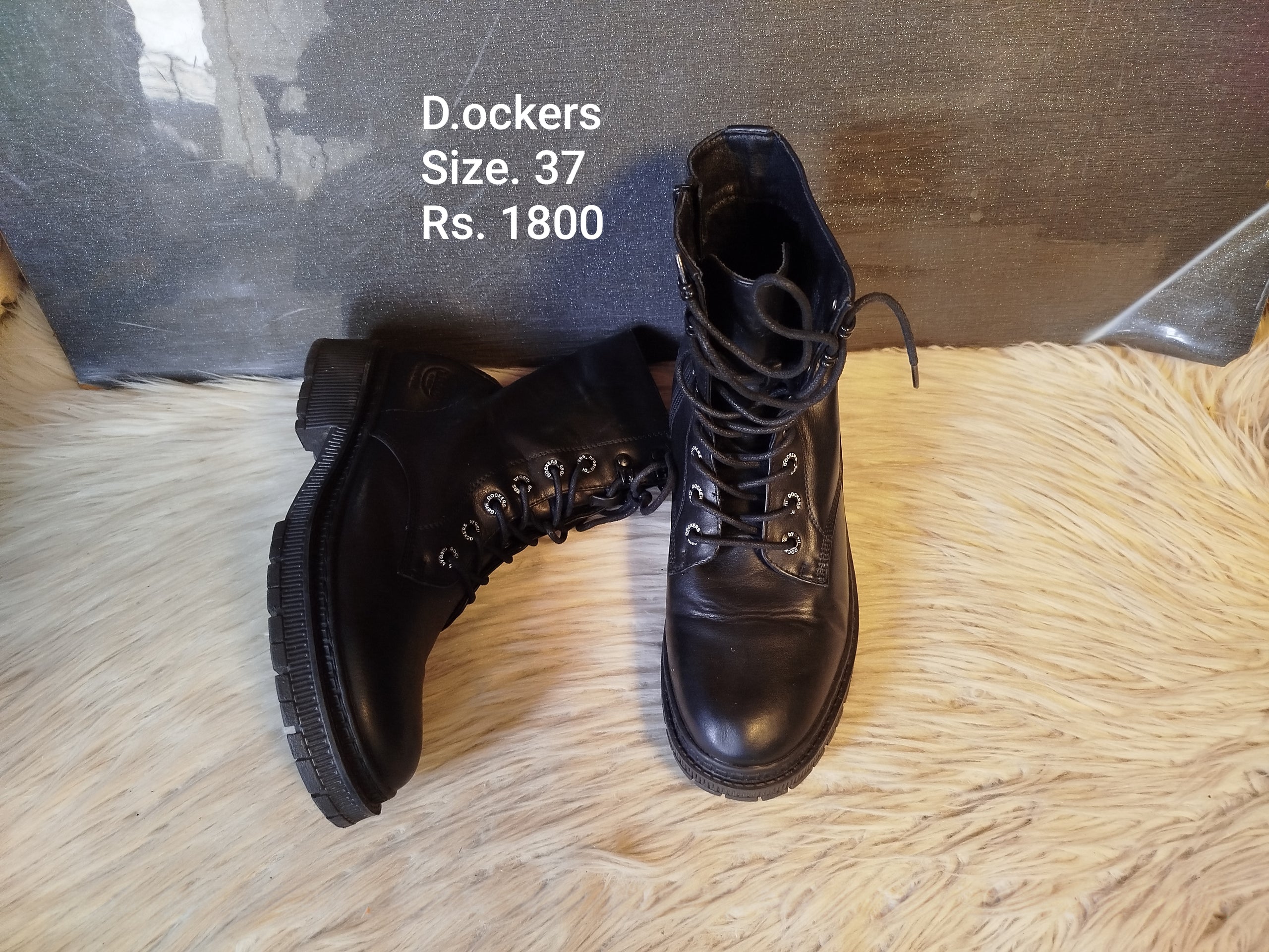 Dockers 37