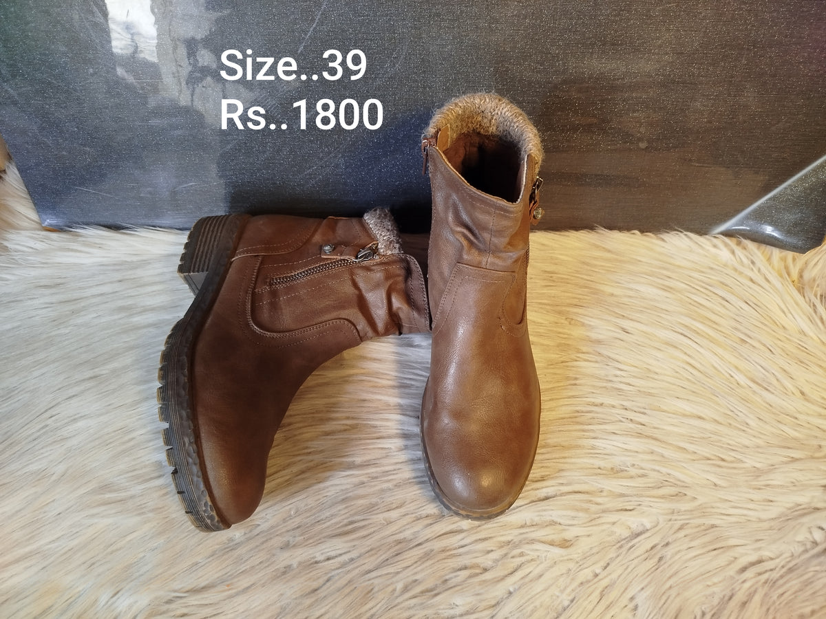 Boots 39