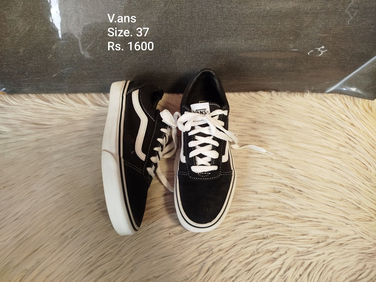 Vans 37