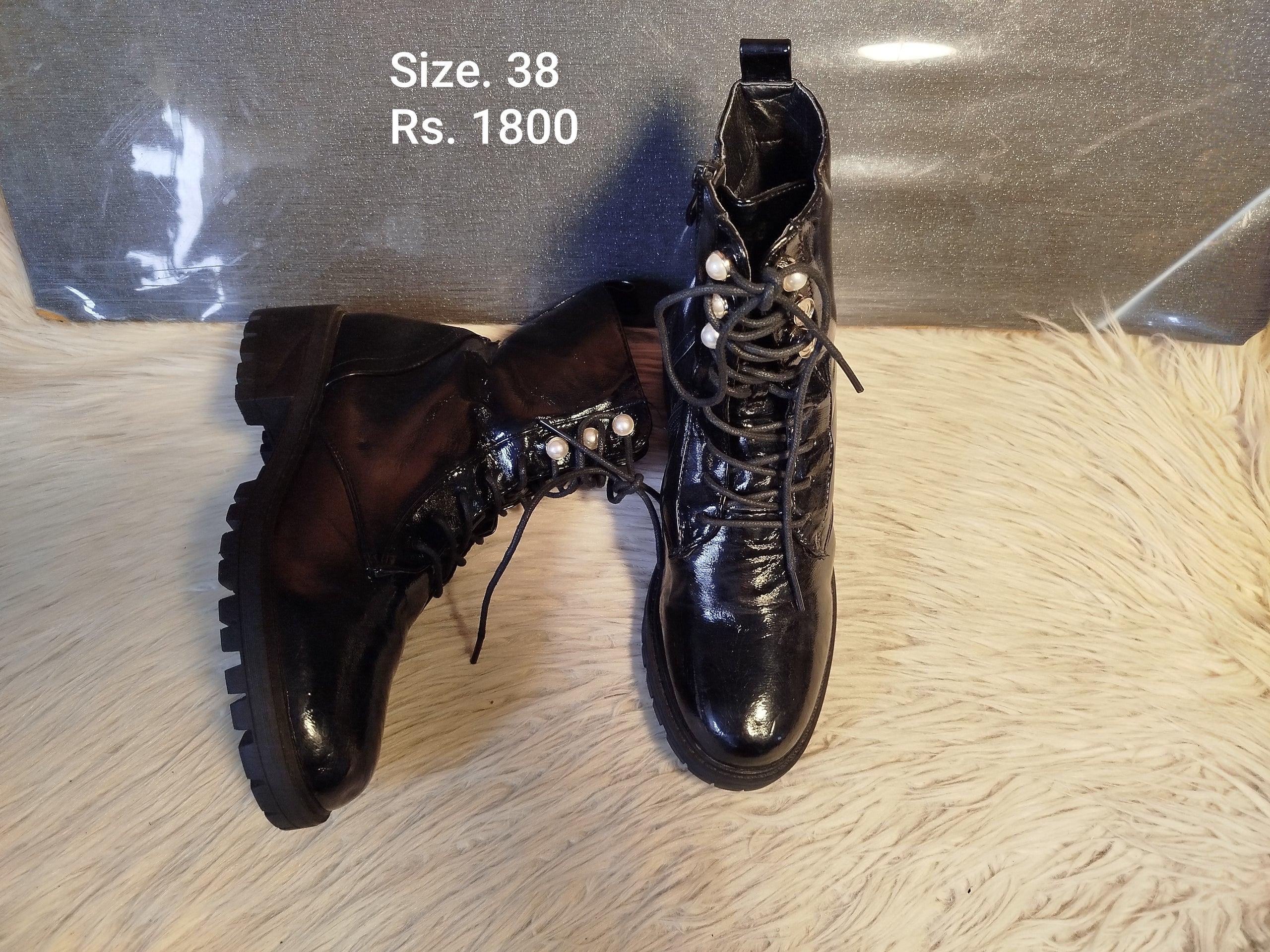 Boots 38