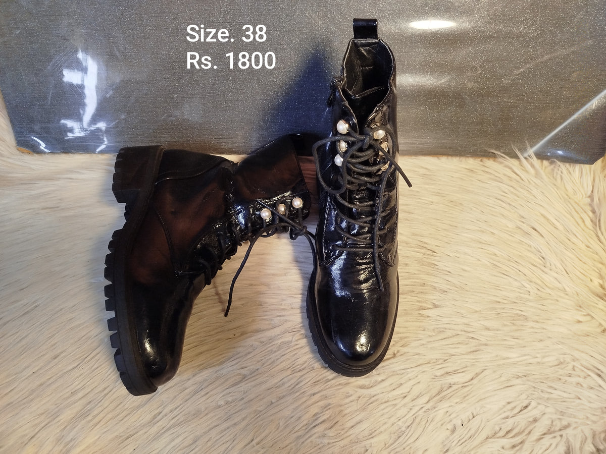 Boots 38