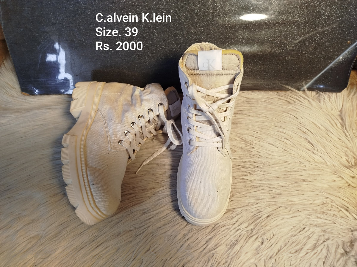Calvin Klein 39