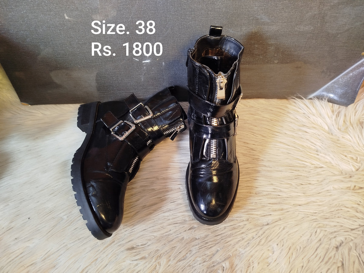 Boots 38