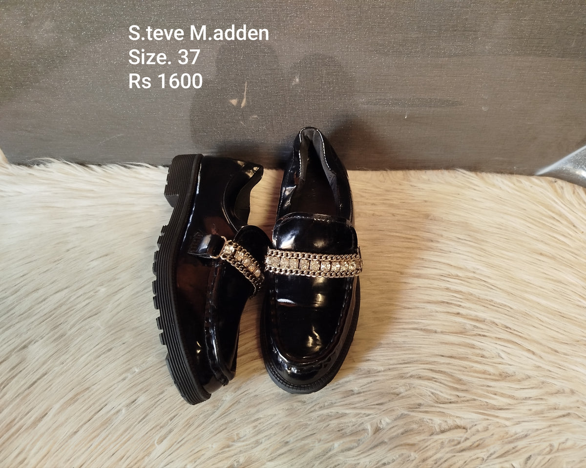 Steve Madden 37