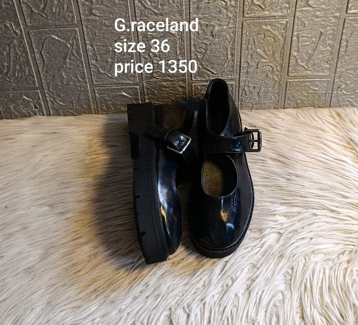 Graceland 36