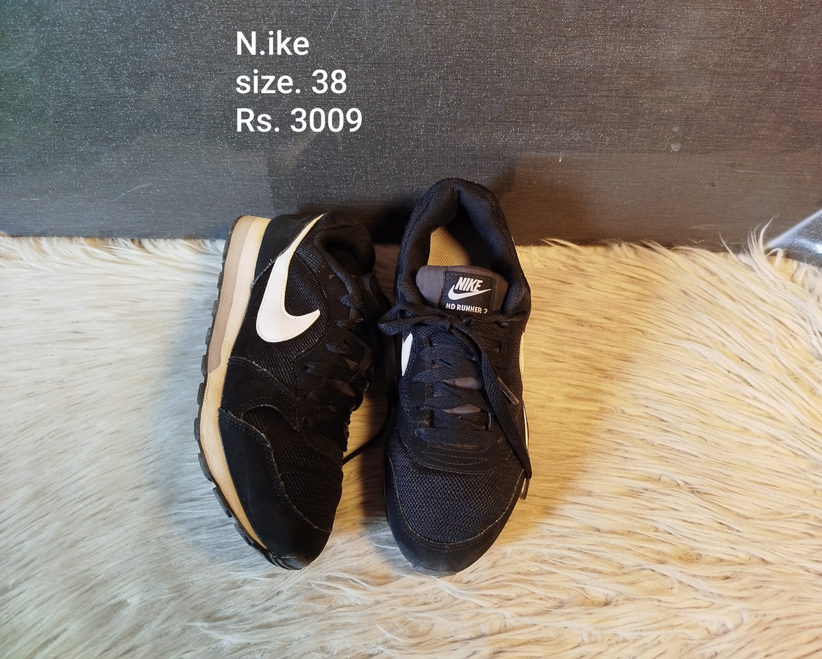 Nike 38
