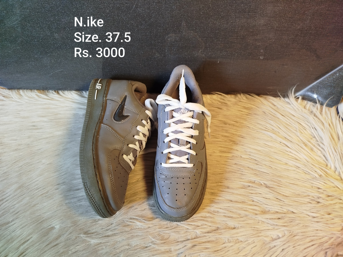 Nike 37.5