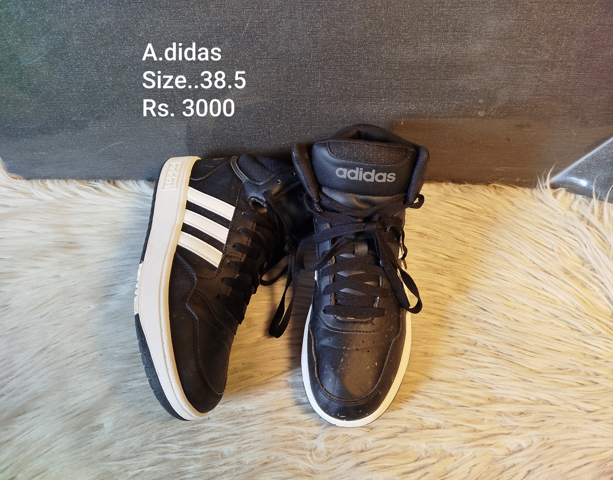 Adidas 38.5