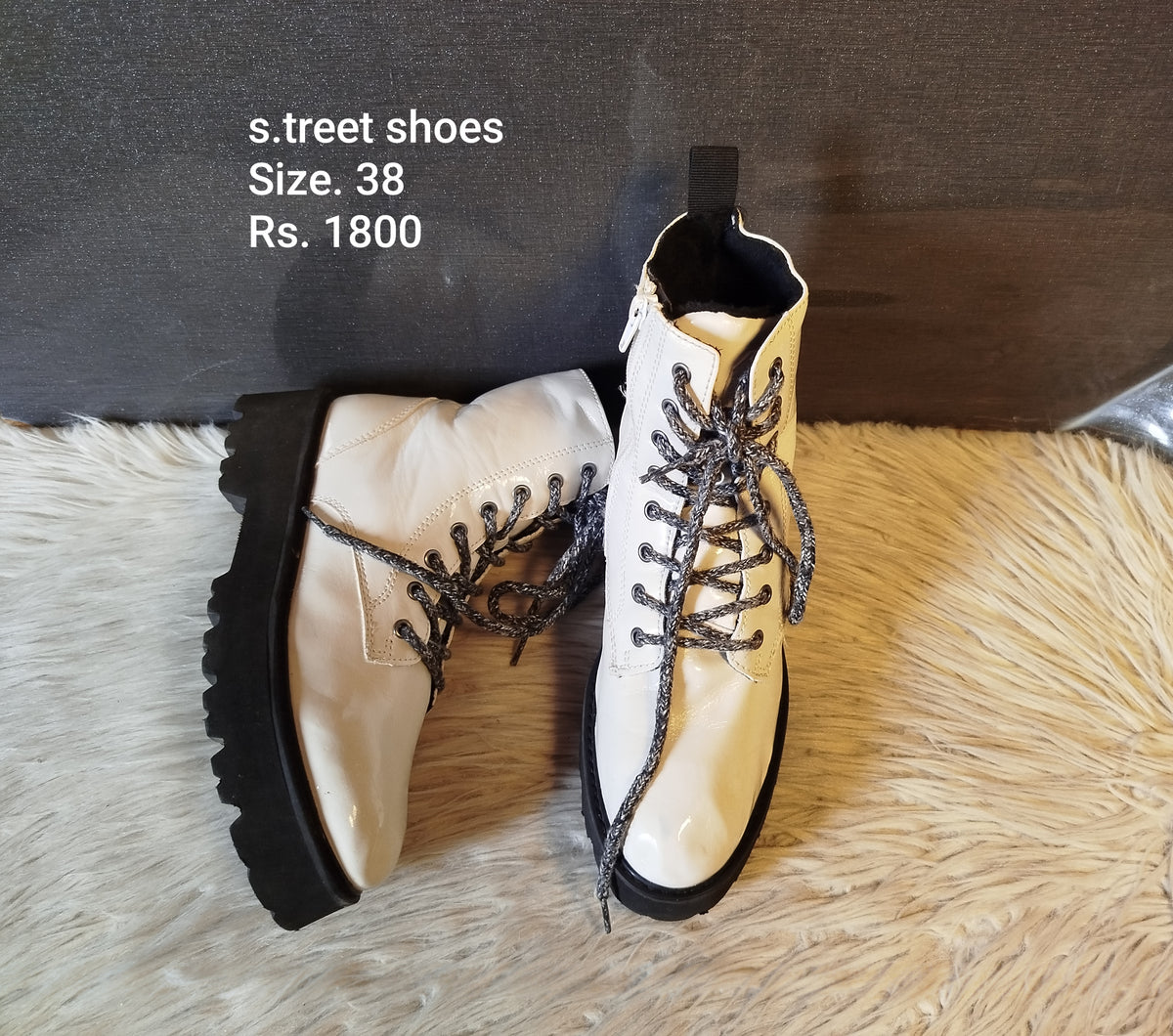 Street shoes 38