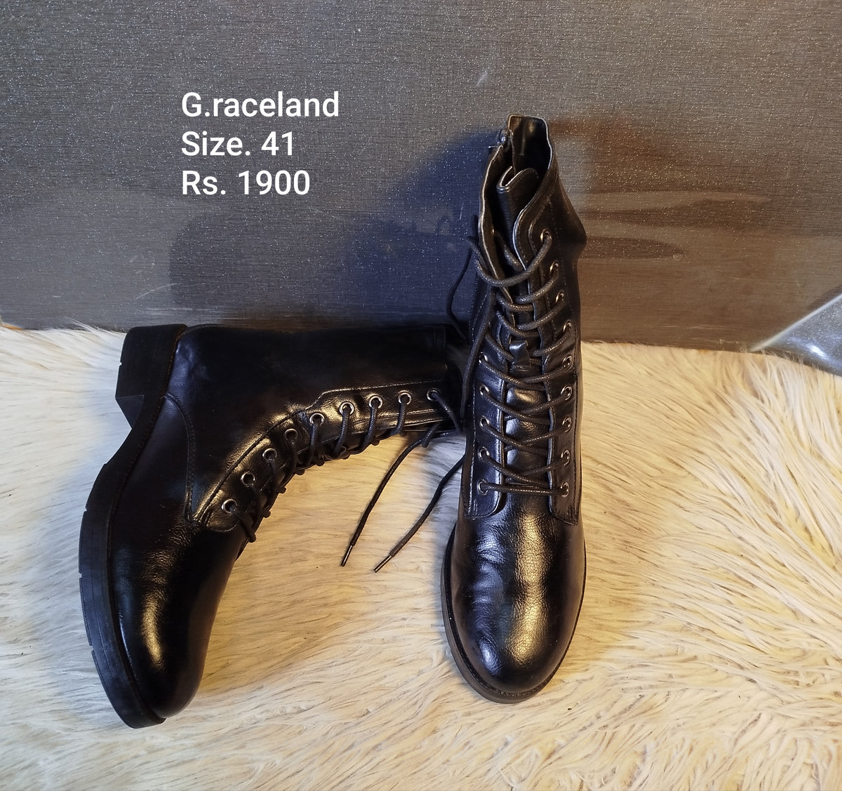 Graceland 41