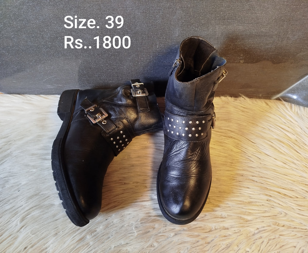 Boots 39