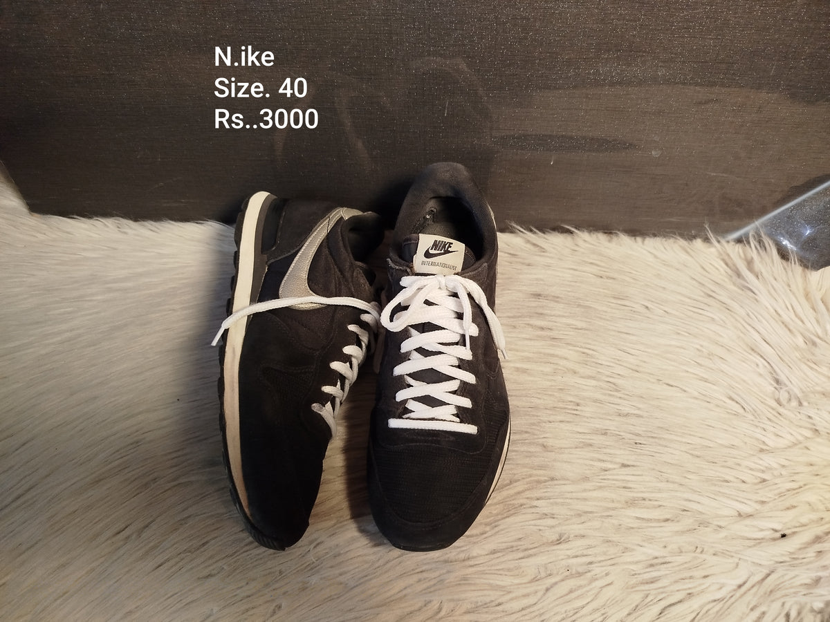 Nike 40