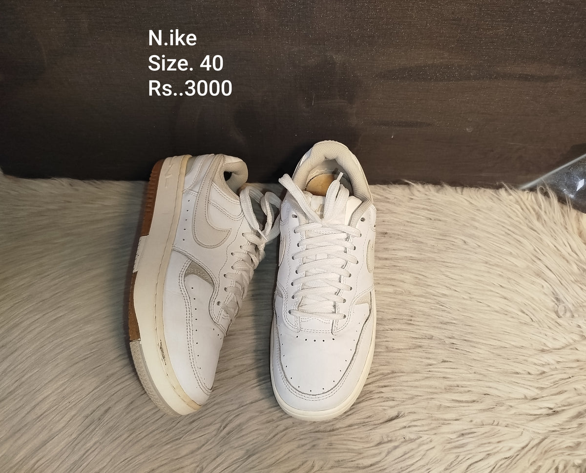 Nike 40