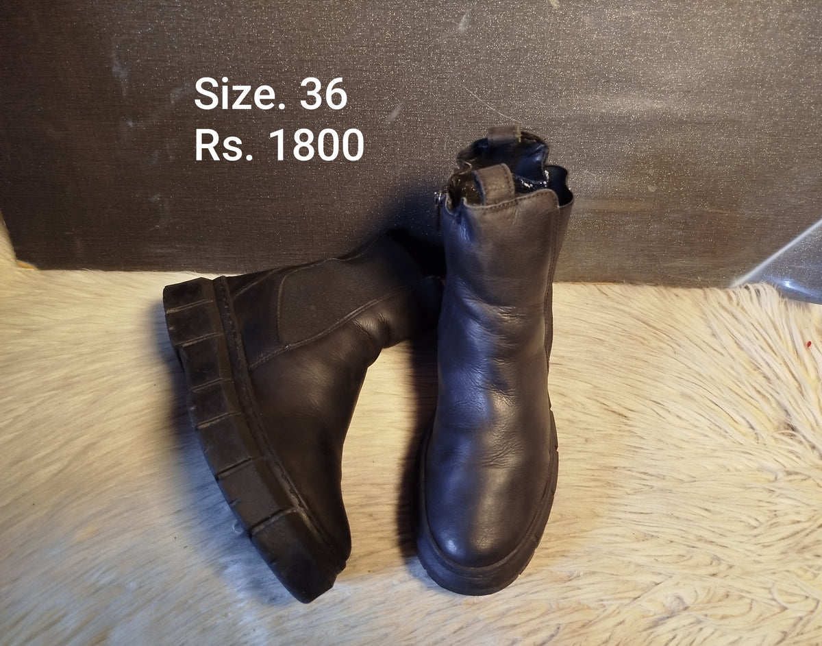 Boots 36
