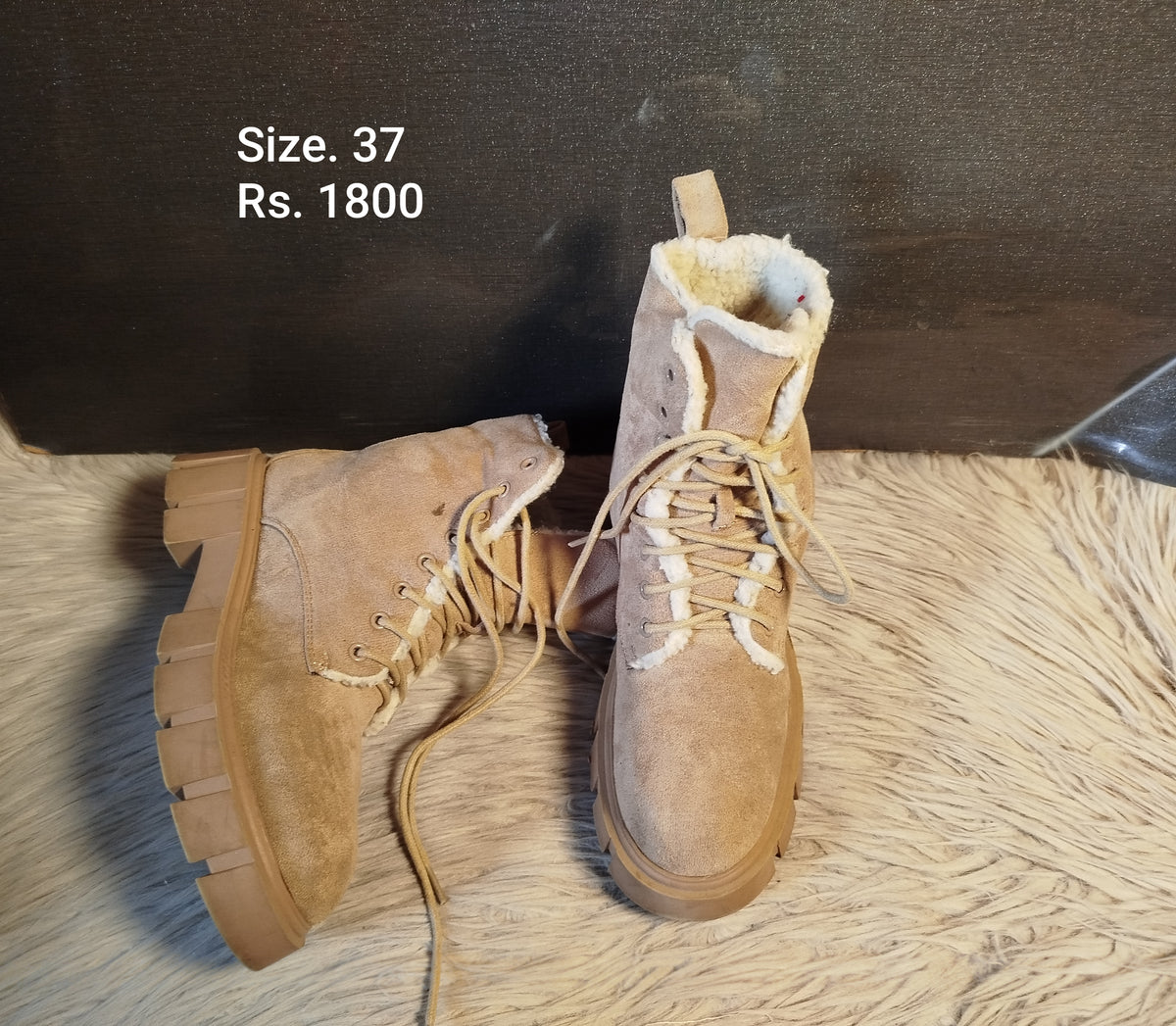 Boots 37