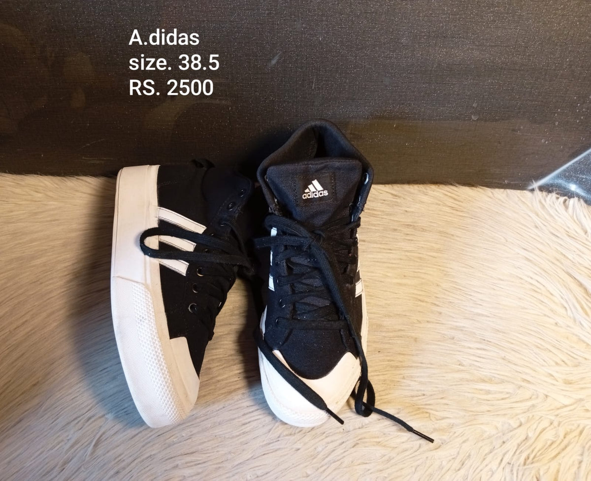 Adidas 38.5