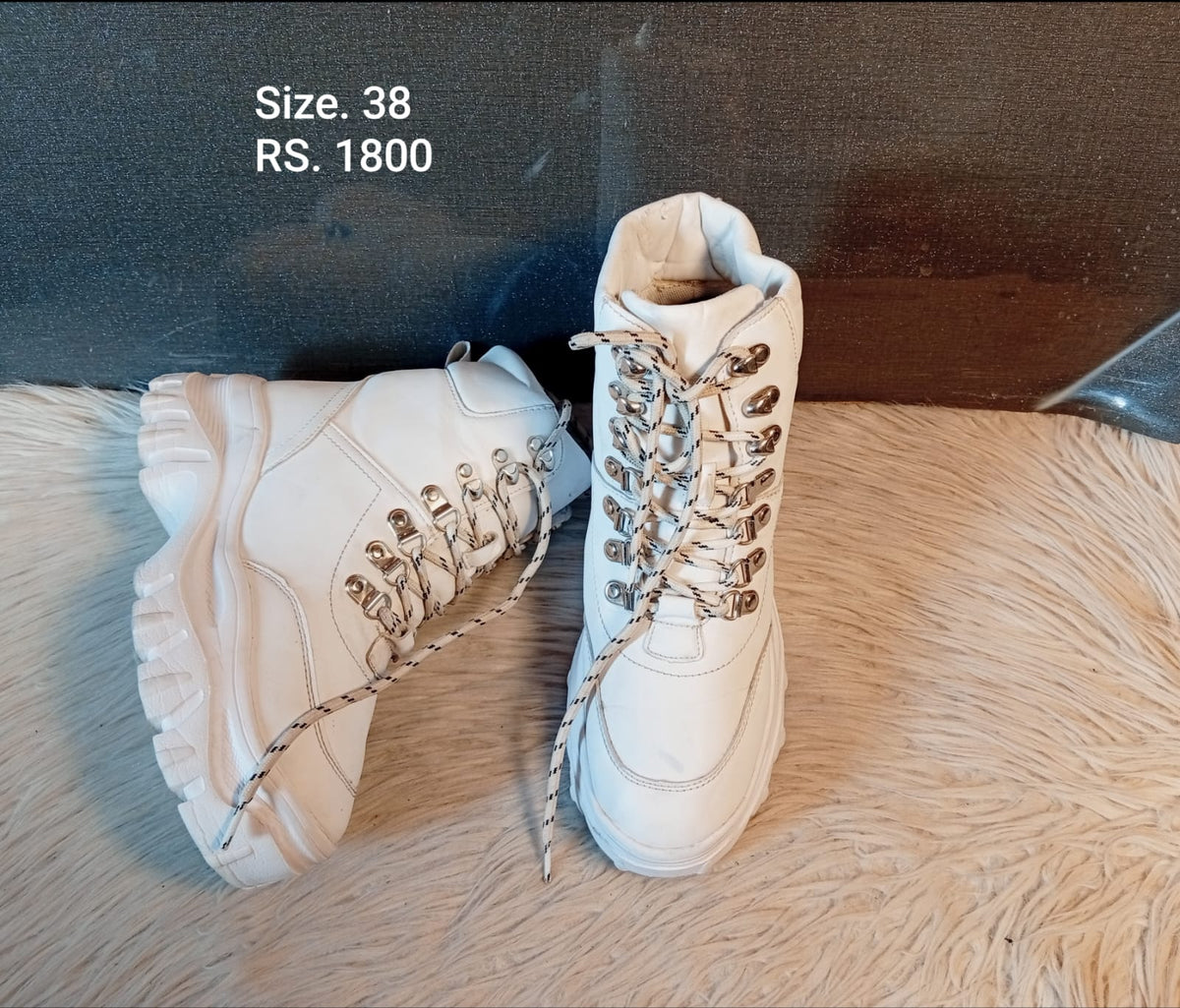 Boots 38