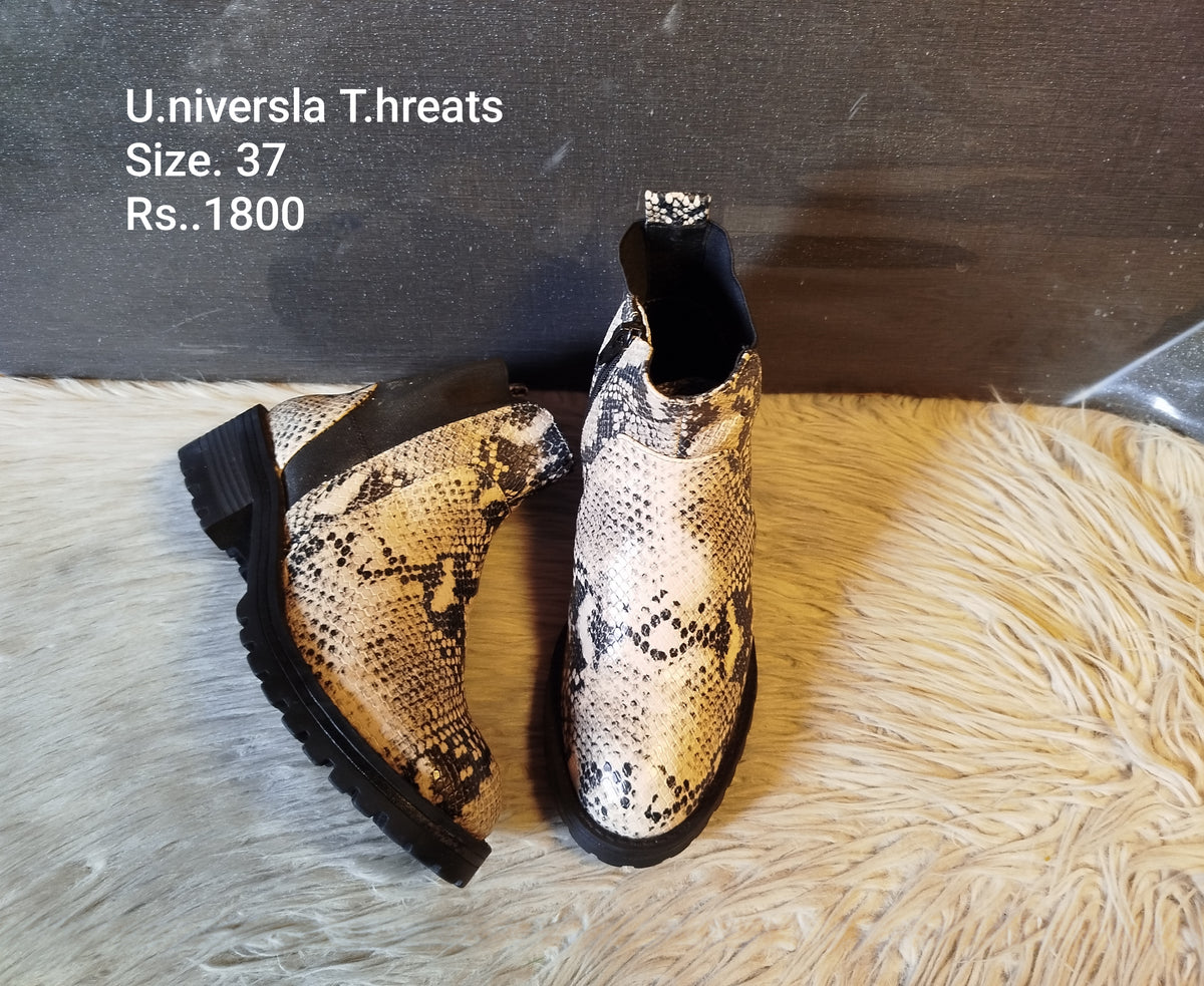 Universal threads 37