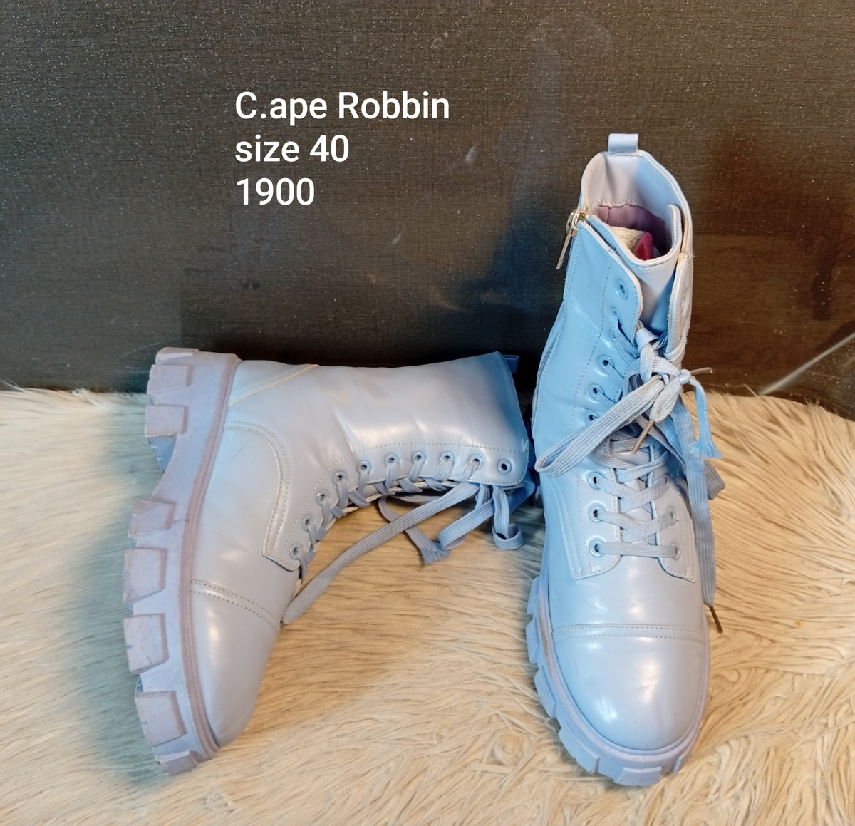 Cape Robbin 40