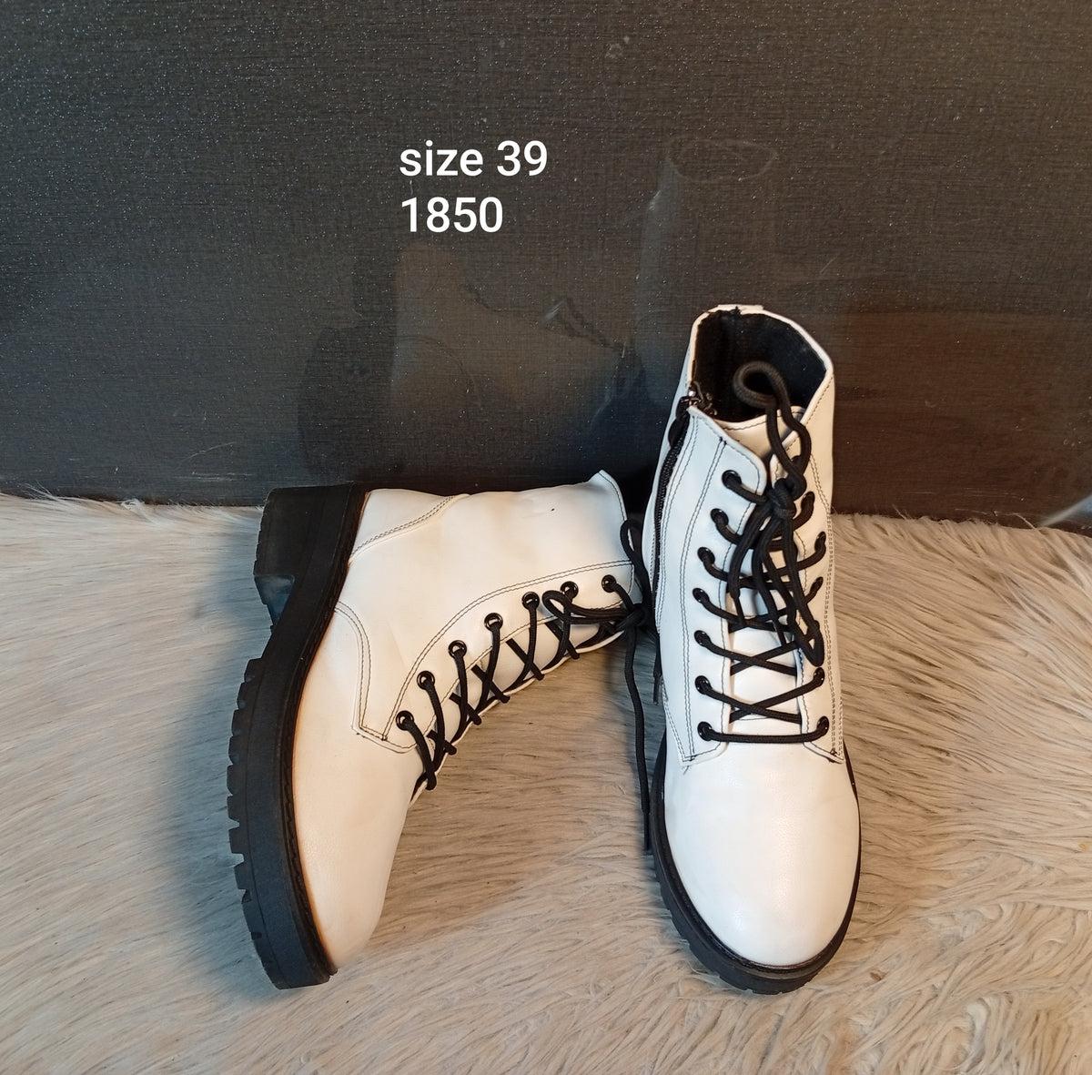 Boots 39