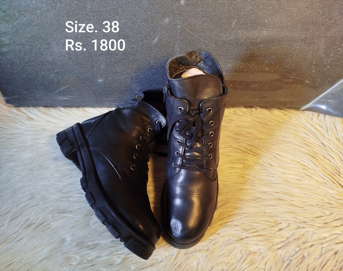 Boots 38
