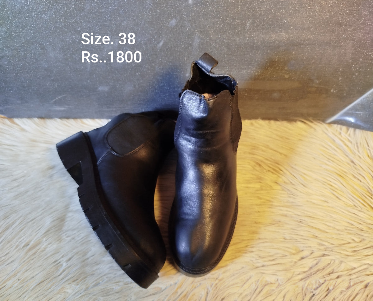 Boots 38