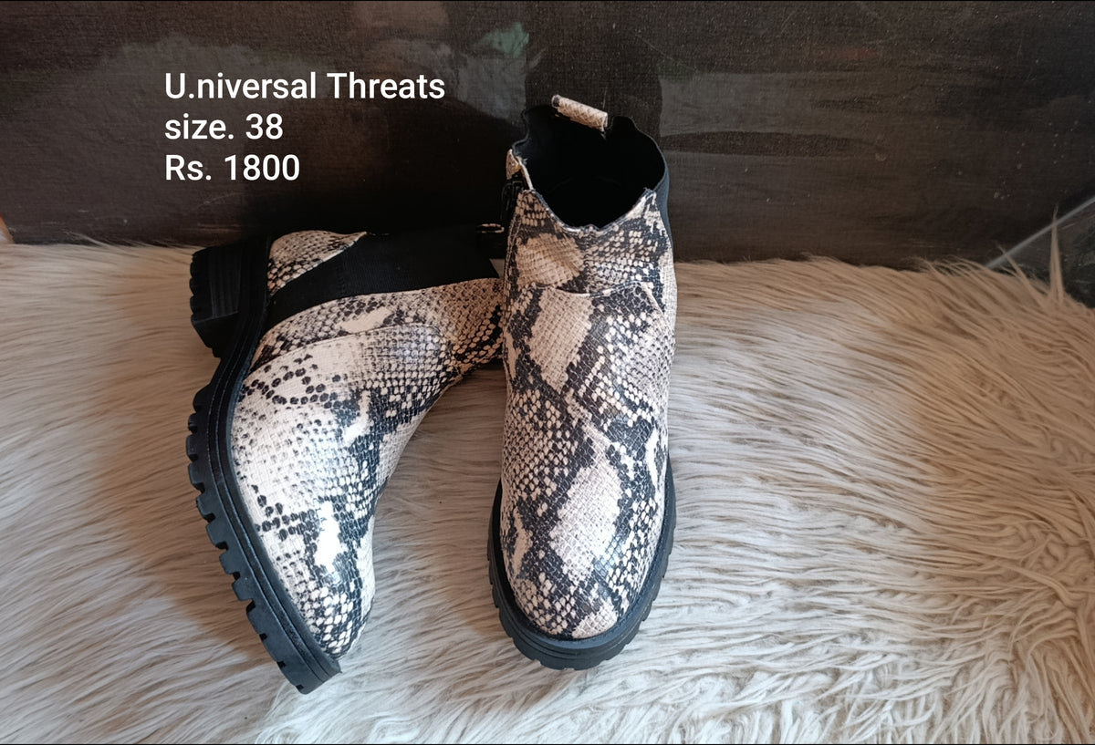 Universal threads 38