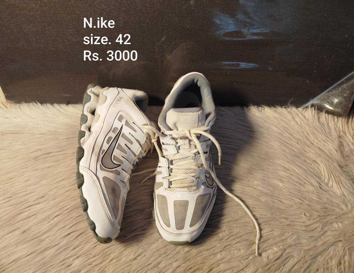 Nike 42