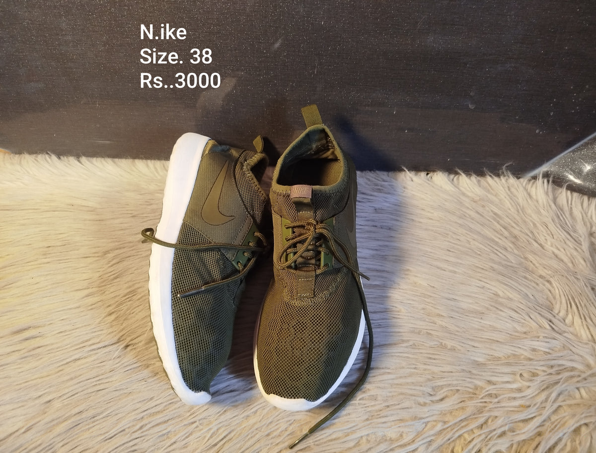 Nike 38