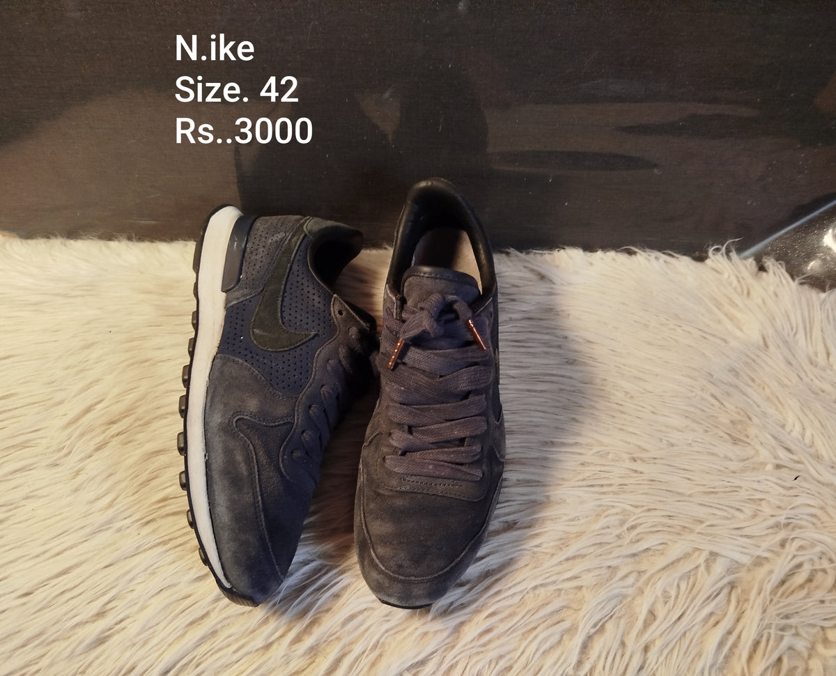 Nike 42
