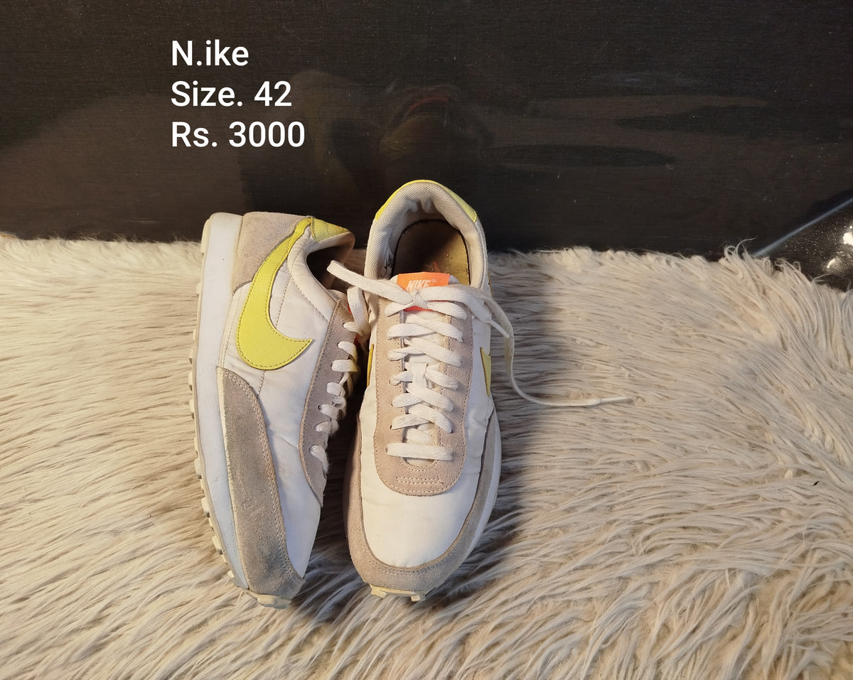 Nike 42
