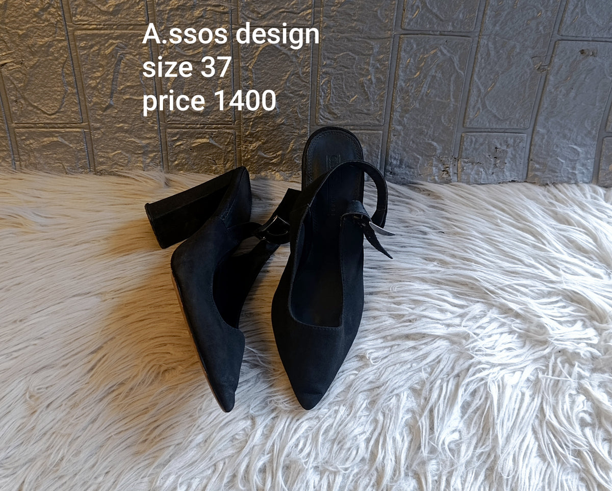 Assos design 37