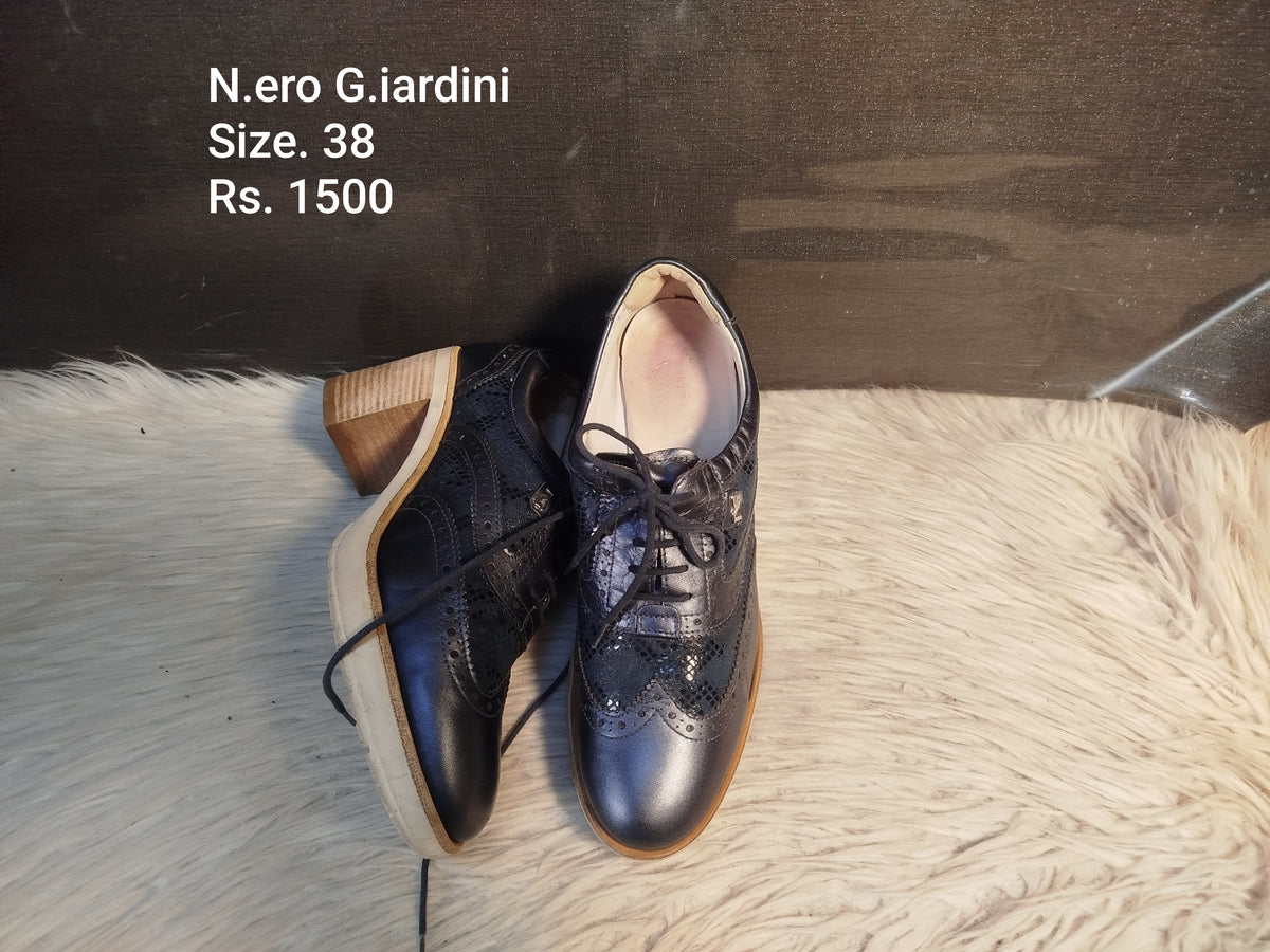 Nero giardini 38