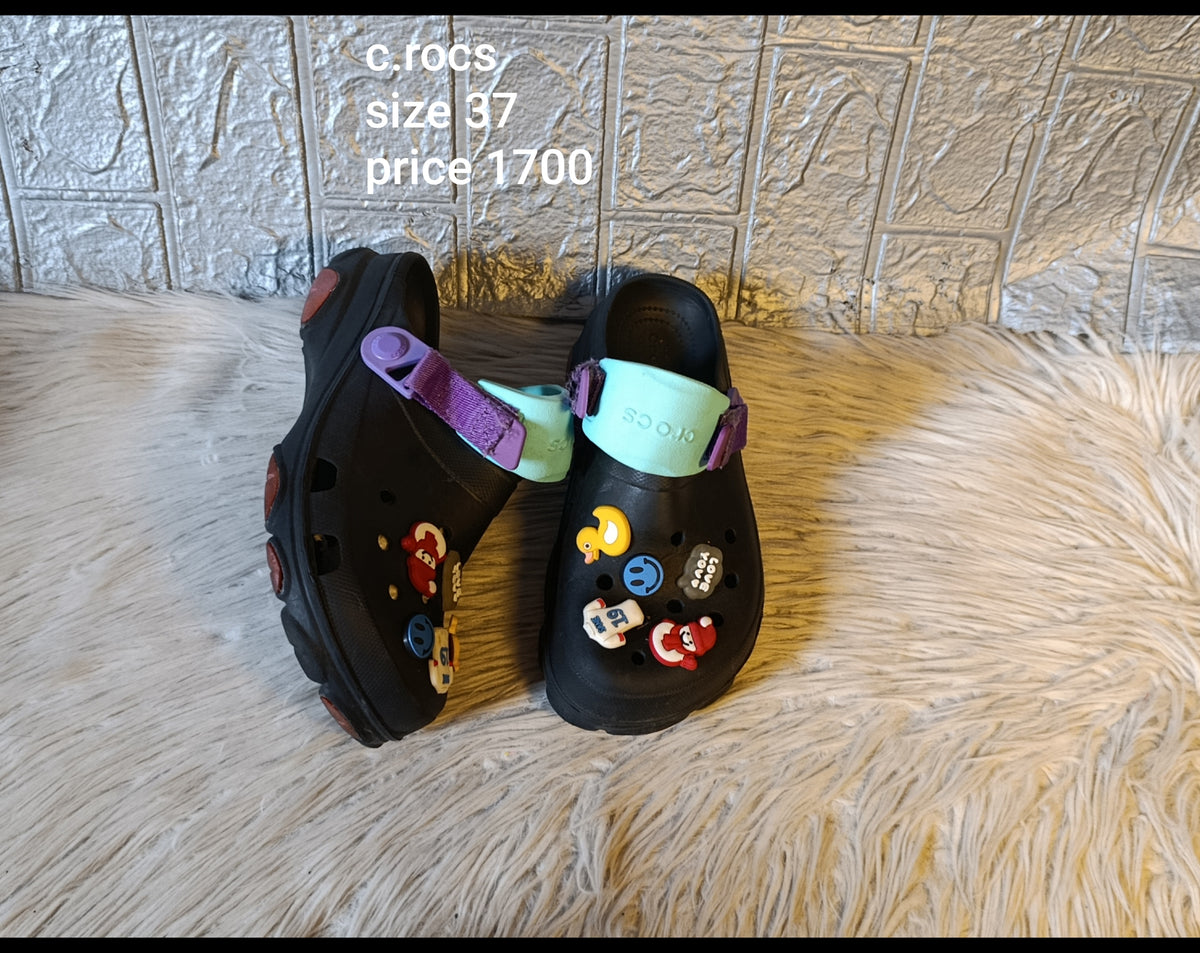 Crocs 37