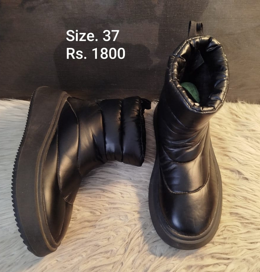 Black Boots