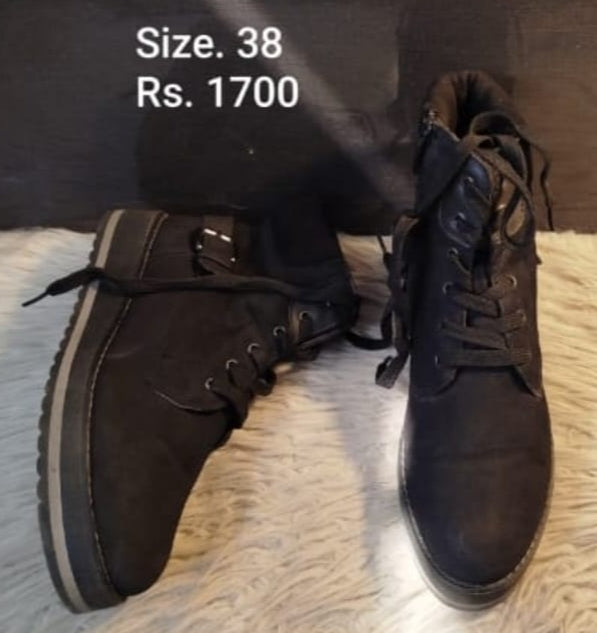 Black boots